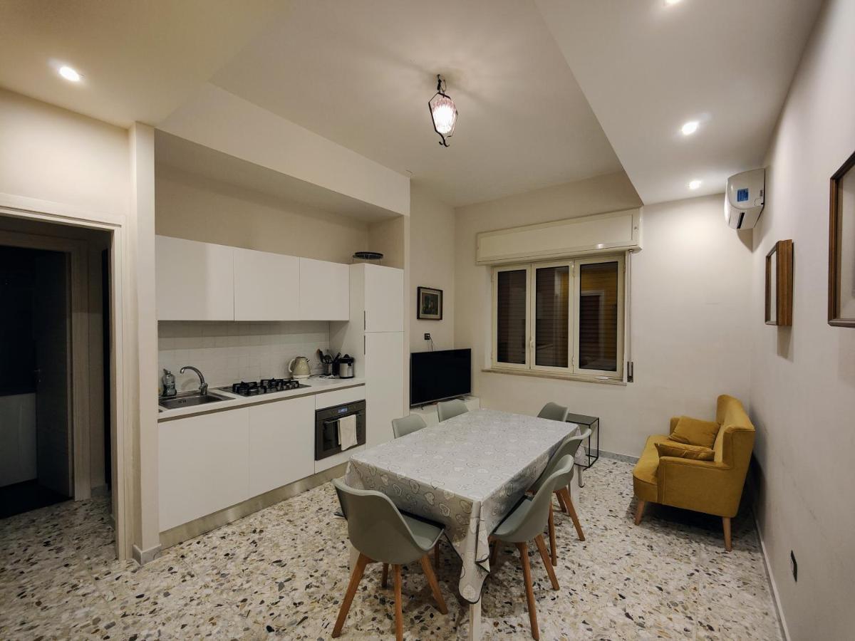 La Dimora Dell'Avvocato Apartment Наполи Екстериор снимка